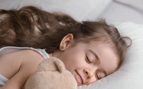 Giấc ngủ tác động như thế nào đến chiều cao của trẻ?