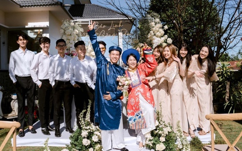 Cặp đôi lén gia đình sống thử nhưng yêu 11 năm mới làm đám cưới