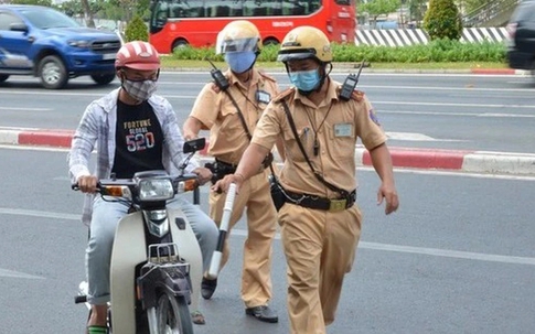 Dự thảo luật mới, cảnh sát giao thông được dừng xe các trường hợp nào?