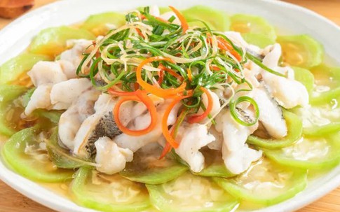 Thêm nguyên liệu này vào món cá hấp sẽ ngon và thanh mát hơn