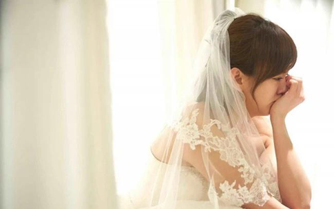 Mẹ vợ đòi một thứ giữa đám cưới, con rể vứt hoa tuyên bố hủy hôn