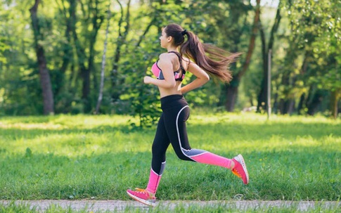 Chạy bộ tập thể dục tốt nhưng cần lưu ý điều này nếu không muốn xương khớp bị tàn phá