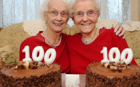 2 chị em song sinh sống thọ hơn 100 tuổi: Bí quyết là 2 thói quen "0 đồng" giúp khỏe mạnh, trẻ lâu