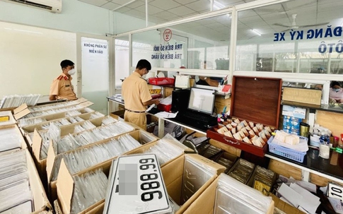Để tham gia đấu giá biển số xe từ ngày 15/8 người dân cần làm các thủ tục gì?