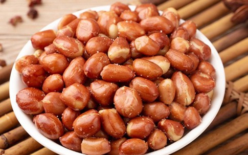 Ăn lạc có dấu hiệu này cần dừng ngay nếu không muốn mắc bệnh ung thư