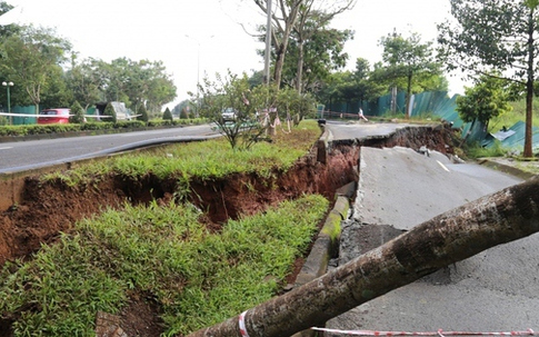 Tìm ra nguyên nhân bất thường gây sạt lở đất nhiều nơi, vết nứt dài hàng trăm mét