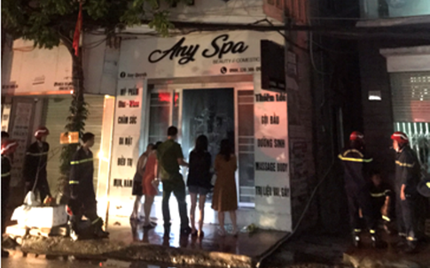 Cháy nhà dân lúc rạng sáng, 3 người may mắn thoát nạn