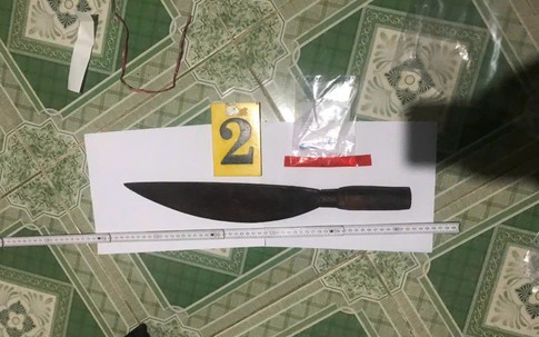 Chém vợ bị thương rồi bỏ trốn trong đêm