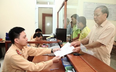 Trúng đấu giá biển số xe người dân cần thực hiện các thủ tục gì?