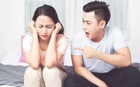 Chồng nổi giận khi phát hiện tôi uống thuốc tránh thai