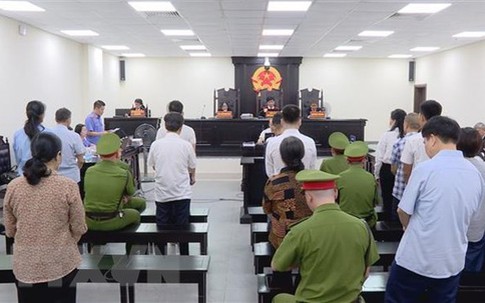 Tin 27/8: Tin mới nhất về sức khỏe các bệnh nhân nghi ngộ độc thuốc diệt cỏ ở Điện Biên; ông Nguyễn Đức Chung nói 'lời sau cùng' ở phiên tòa 'thổi giá cây xanh'