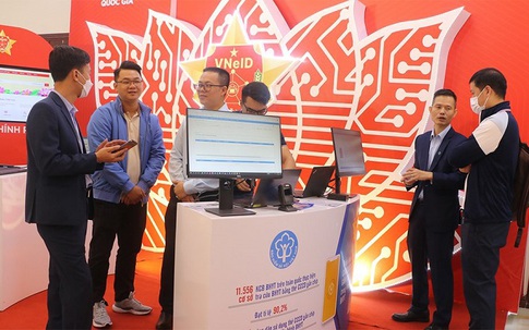 Thực hiện chuyển đổi số toàn diện, lấy người tham gia, thụ hưởng chế độ, chính sách BHXH, BHYT làm trung tâm