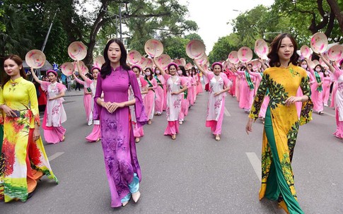Hơn 100 người sẽ diễu hành áo dài trên các tuyến phố lớn tại Hà Nội vào sáng 1/9