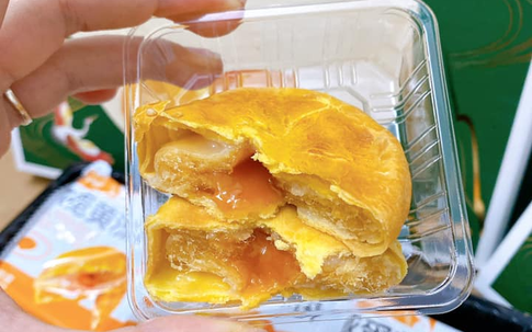 Bánh trung thu đa dạng mẫu mã, kích thước tràn lan chợ mạng, giá siêu rẻ chỉ từ 8.000 đồng/chiếc