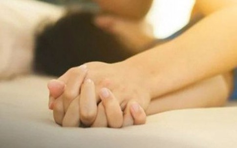 Ngoại tình bị phát hiện, chồng bị vợ bắt xăm một thứ lên chỗ "nhạy cảm"