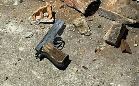 Con rể "hờ" dùng súng bắn bố vợ trọng thương