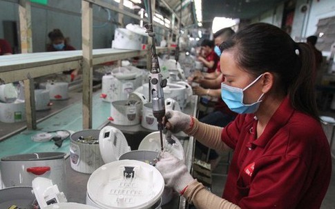 Đề xuất tăng lương tối thiểu vùng 11% năm 2024
