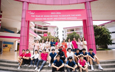 Khai trường, học sinh nội trú TH School Hòa Lạc trở lại ký túc xá "thân thương như về nhà"