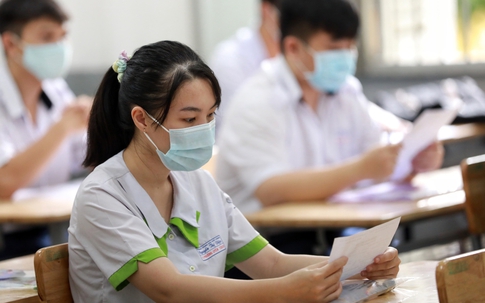 Kỳ thi tốt nghiệp THPT 2025 sẽ gồm cả môn học bắt buộc và tự chọn