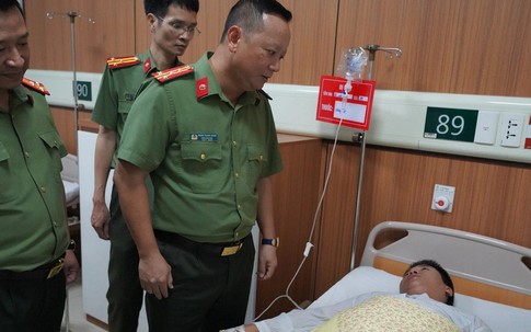 Hà Nội: Ngăn chặn vụ đánh ghen, một công an bị đâm phải nhập viện