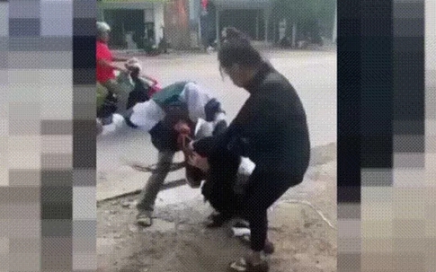 Yêu cầu làm rõ vụ nữ lớp trưởng bị đánh hội đồng vì ngăn người lạ vào lớp