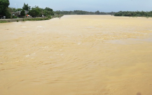 Thời tiết hôm nay 28/9: Lũ tiếp tục lên do mưa lớn, nhiều nơi vẫn ngập sâu trong biển nước