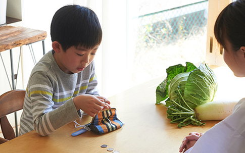 5 điều về tiền cha mẹ dạy con càng sớm thì tương lai con càng biết cách quản lý tài chính