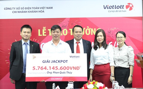 Nhận tổng cộng 35 tỷ Vietlott, 6 tỷ phú này không cần đeo mặt nạ, không sợ áp lực