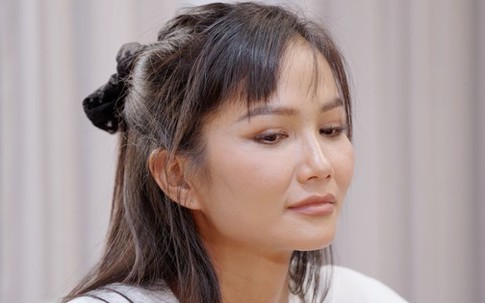 Hoa hậu H'Hen Niê: 'Yêu nhau 3 năm, không hiểu tại sao bạn trai chia tay'