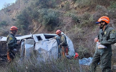 Nữ tài xế sống sót sau 4 ngày ô tô lao xuống hẻm núi từ độ cao hơn 75m