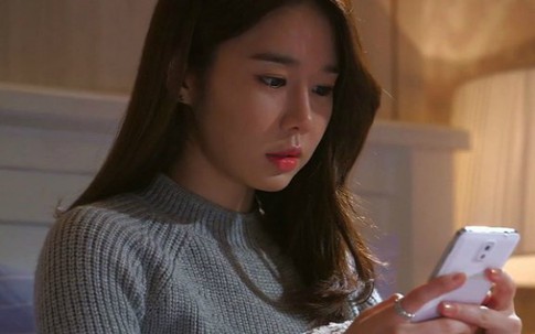Phát hiện chồng có 'quỹ đen', tôi chưa kịp mừng vì thu được đã gục ngã khi đọc một tin nhắn