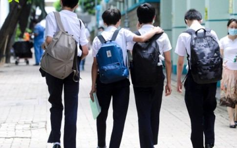 Con số gây sốc về tỷ lệ học sinh trung học muốn tự kết liễu cuộc đời ở Hong Kong, lời cảnh tỉnh cho tất cả phụ huynh