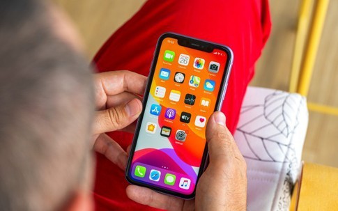 Giá iPhone 11, 12, 13 mới nhất: Loại nào cũng giảm khủng, giá siêu rẻ, cơ hội mua hàng xịn chơi Tết