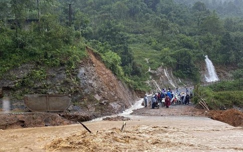 Mưa lớn tại Lào Cai, Làng Nủ bị chia cắt