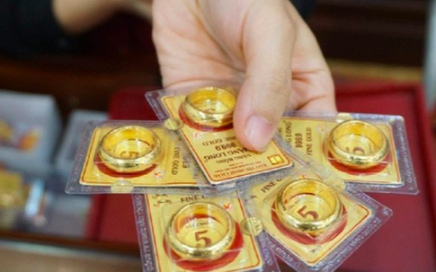 Giá vàng hôm nay 18/10: Vàng nhẫn Bảo Tín Minh Châu, PNJ, Doji sắp chạm 85 triệu đồng/lượng
