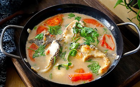 Món canh chua cá nấu vào mùa thu nên cho nguyên liệu này, vừa thơm ngon, không bị tanh lại giúp ấm bụng