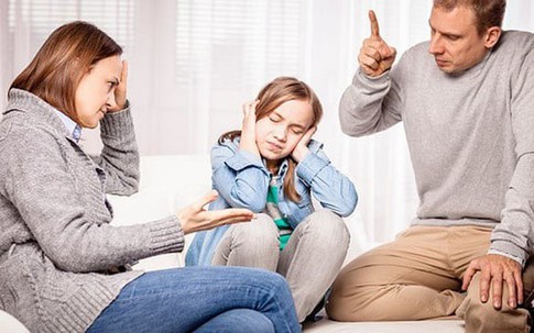 Lặp lại 4 điều mỗi khi con chưa ngoan, cha mẹ đang vô tình 'đẩy con' ngày càng xa mình