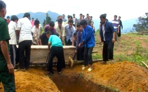 Chuyện về ông Pó tiên phong làm 'chuyện lạ' để xóa bỏ tục treo người chết trong nhà tại huyện vùng cao Mường Lát