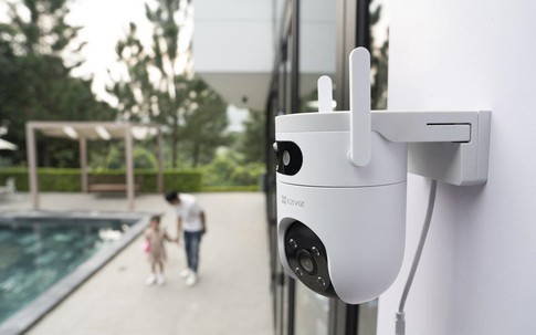 EZVIZ ra mắt camera ngoài trời quay quét có ống kính kép H9c 2K