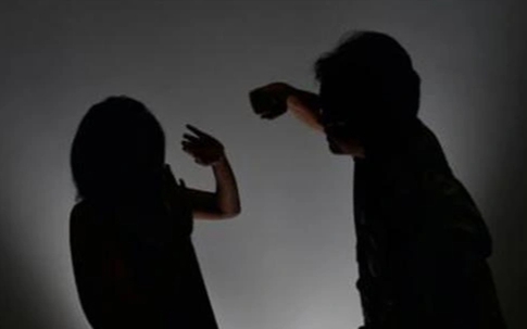 Tin sáng 15/3: Người đàn ông ở Hải Dương bị phạt 15 triệu đồng vì đánh vợ; tình tiết bất ngờ vụ dùng thẻ tín dụng 8,5 triệu đồng, phải trả hơn 8,8 tỉ đồng