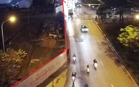 Cận cảnh hàng rào thi công gây tắc nghiêm trọng đại lộ Thăng Long