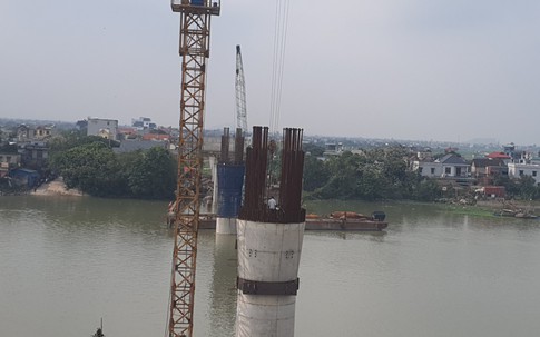 Sau hơn một năm thi công, cầu vượt sông lớn ở Nam Định lộ diện ra sao?