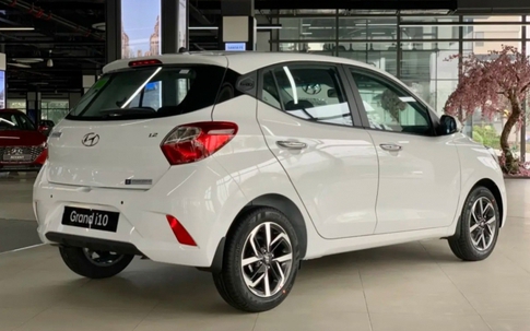 Giá lăn bánh Hyundai Grand i10 mới nhất: Giảm bất ngờ, Kia Morning gặp đối thủ xứng tầm