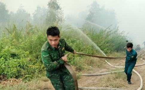 Cháy hàng chục ha rừng tràm trong lâm phần U Minh hạ