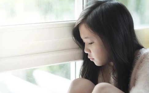 Đọc những gì các con chia sẻ về điều cay nghiệt nhất từng được nghe từ cha mẹ, trái tim cứng rắn nhất cũng phải nhói đau