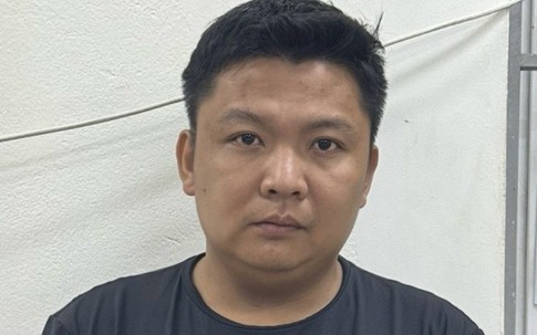 Mâu thuẫn việc nuôi con, gã đàn ông chém vợ cũ trọng thương