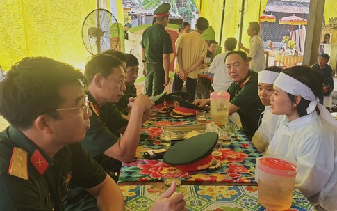 Đi trên đường, người phụ nữ bị sét đánh tử vong