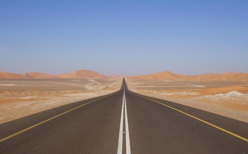 Xẻ ngang sa mạc, Saudi Arabia xây dựng công trình như phim viễn tưởng