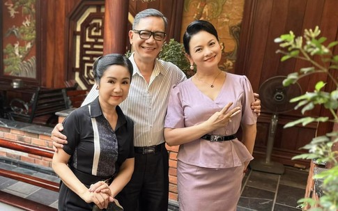 Cuộc hội ngộ bất ngờ giữa NSND Thu Hà và vợ chồng NSND Thu Quế