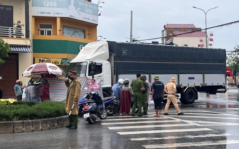 Người phụ nữ tử vong thương tâm dưới gầm xe tải